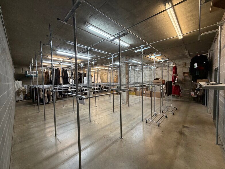 More Photos Of 9029 Metcalf Ave, Overland Park Freestanding For Sale