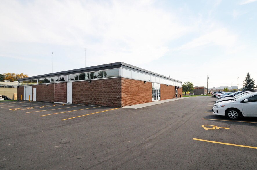 More Photos Of 64 Prince Andrew Pl, Toronto Warehouse For Lease