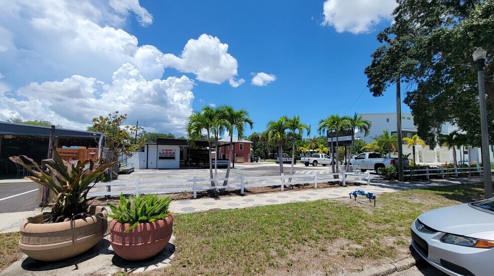 More Photos Of 2901 Central Ave, Saint Petersburg Restaurant For Lease