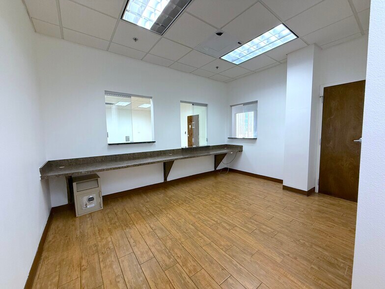 More Photos Of 6735 Conroy Windermere Rd, Orlando Medical For Sale