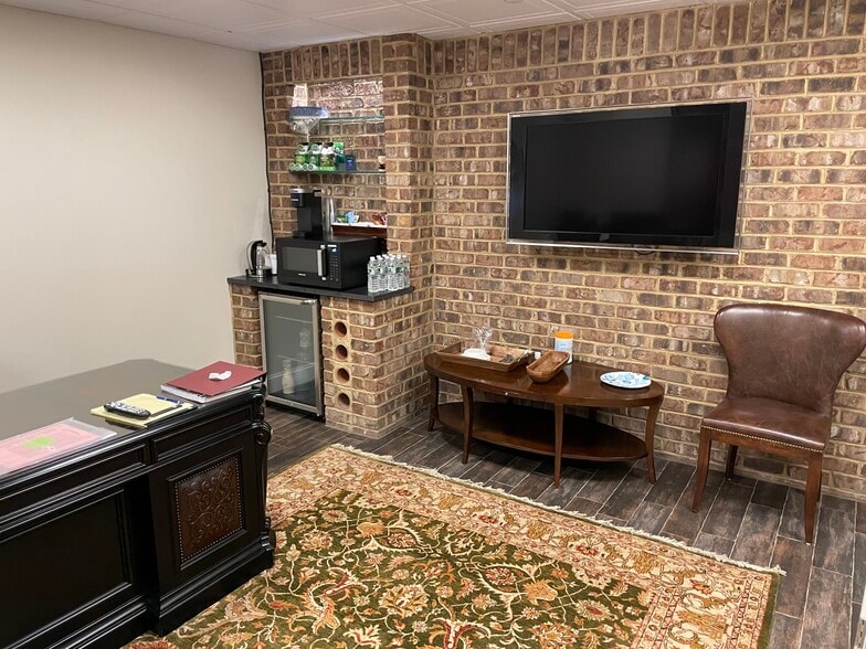 More Photos Of 4865 Arthur Kill Rd, Staten Island Warehouse For Sale