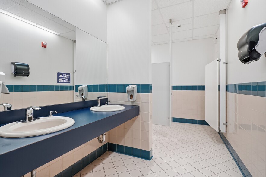 More Photos Of 14-20 Central Ave, Lynn Medical For Sale