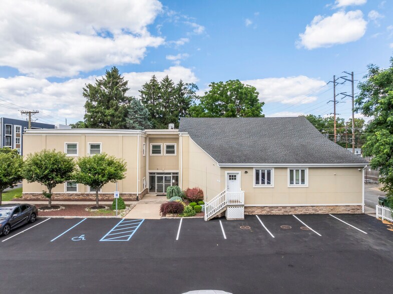 More Photos Of 37 Station Dr, Princeton Junction Office For Sale