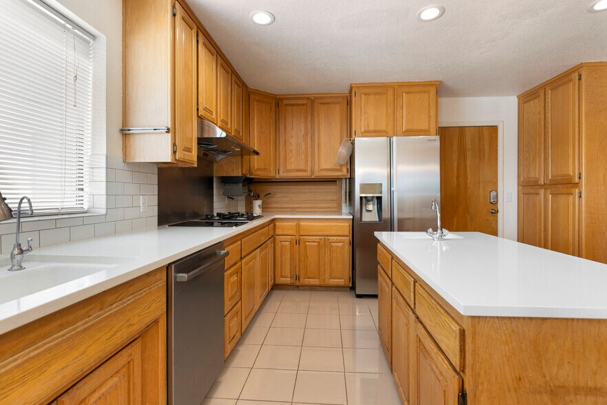 More Photos Of 9930 Calvine Rd, Sacramento Apartments For Sale