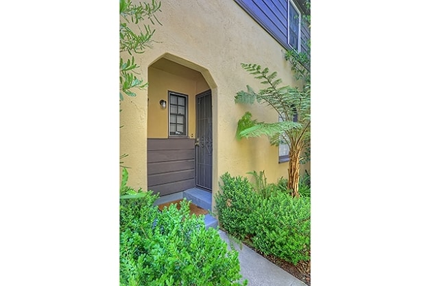 More Photos Of 155 S Westmoreland Ave, Los Angeles Apartments For Sale