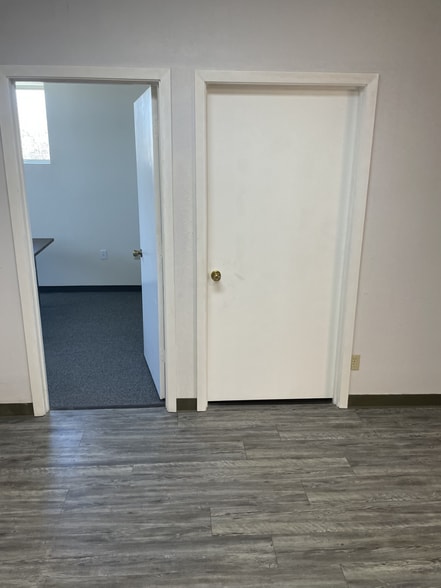 More Photos Of 120 Wanda Way, Hurst Office For Lease