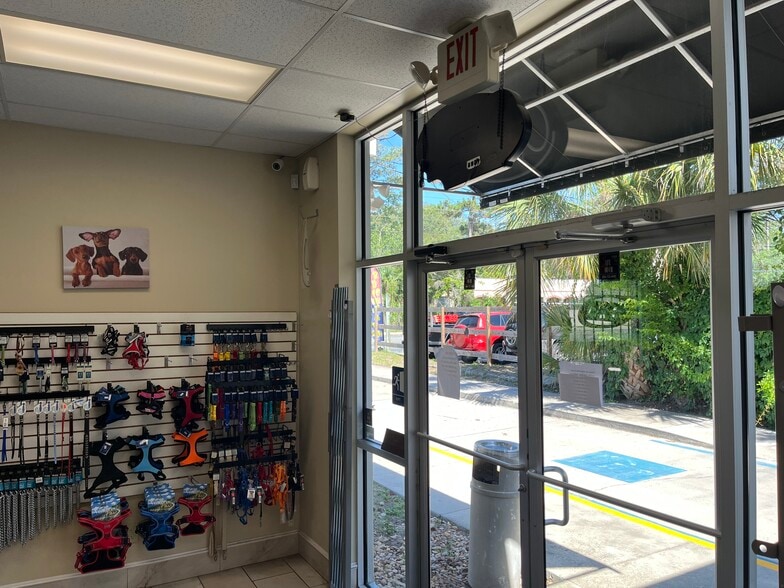 More Photos Of 1343 Lane Ave S, Jacksonville Veterinarian Kennel For Sale