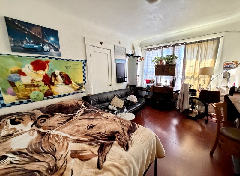 More Photos Of 315 25th St, Richmond Apartments For Sale