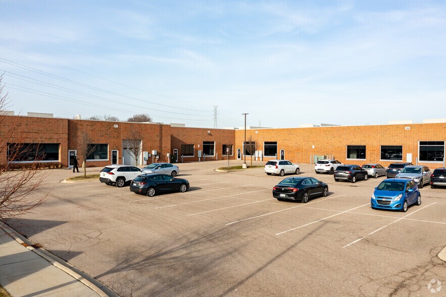 More Photos Of 39675 MacKenzie Dr, Novi Office For Lease
