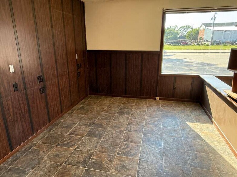 More Photos Of 211 S Main St, Atkinson Storefront Retail Residential For Sale