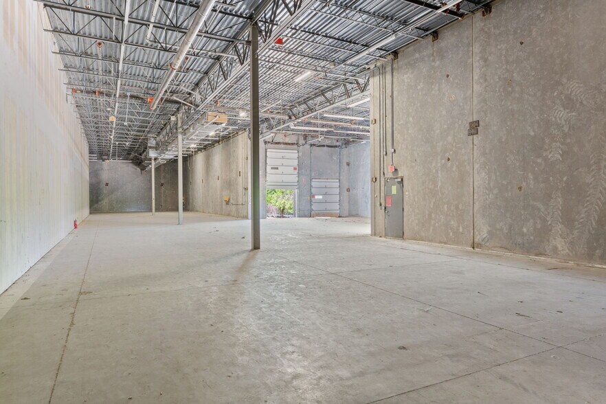 More Photos Of 12629 N Interstate 35, Austin Freestanding For Sale
