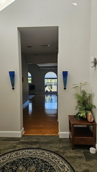 More Photos Of 3001 W Azeele St, Tampa Office For Lease