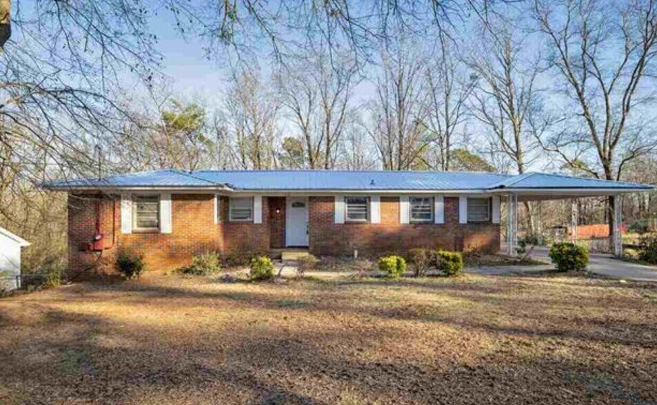 More Photos Of 5027 Lapine Dr, Adamsville Specialty For Sale