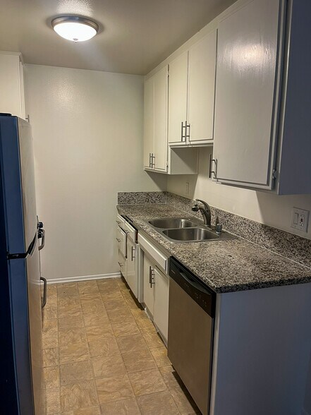 More Photos Of 13956 Vanowen St, Van Nuys Apartments For Sale