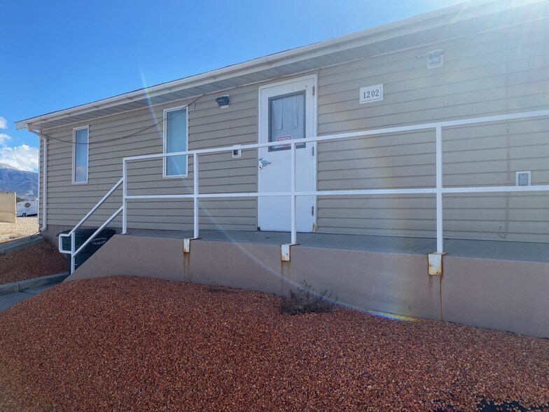 More Photos Of 1200 Avenue E, Ely Office For Sale