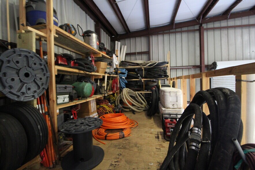 More Photos Of 3230 E 59th Dr, Bradenton Distribution For Lease