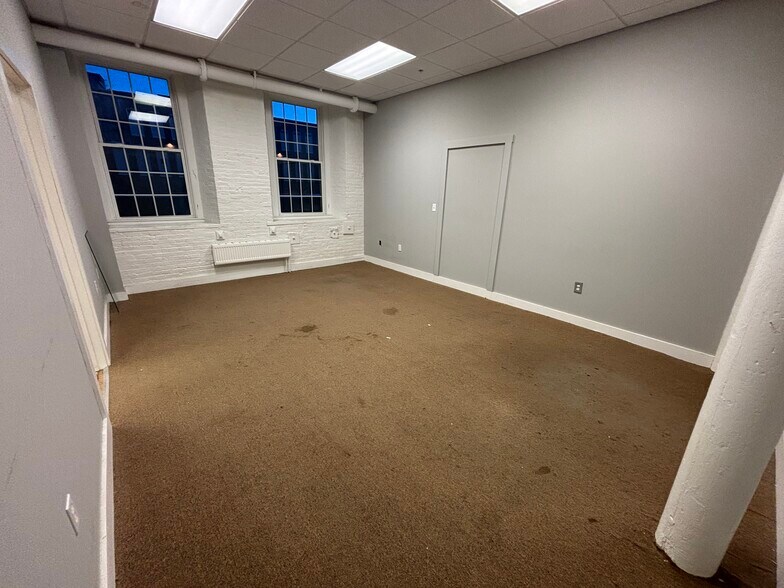 More Photos Of 2 Main St, Biddeford Unknown For Lease