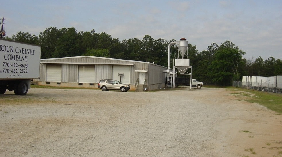 More Photos Of 2569 Stone Mountain Lithonia Rd, Lithonia Warehouse For Lease