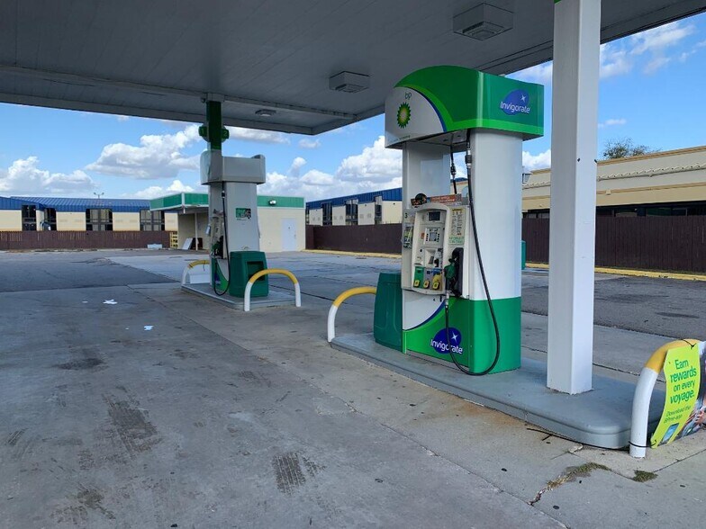 More Photos Of 2101 Cedar Creek Rd, Fayetteville Service Station For Sale