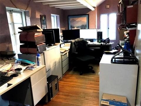 More Photos Of 18 Main St, Roslyn Office For Sale