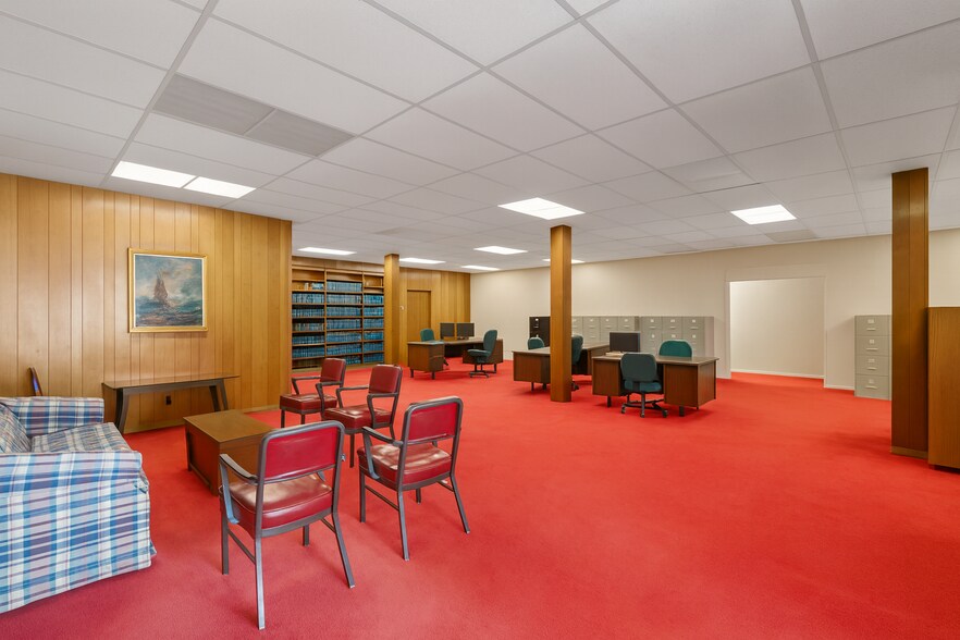 More Photos Of 5008 Eagle Rock Blvd, Los Angeles Office For Sale