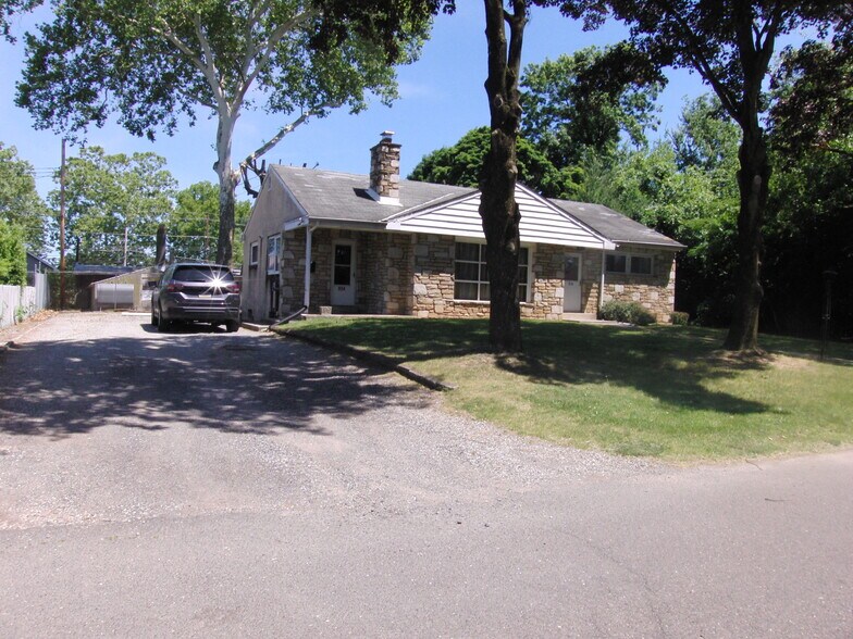 More Photos Of 921 Bath Rd, Bristol Garden Center For Sale