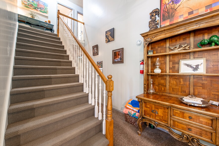 More Photos Of 29 Canyon View Dr, Springdale Hospitality For Sale