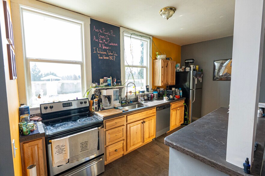 More Photos Of , Tacoma Multifamily For Sale