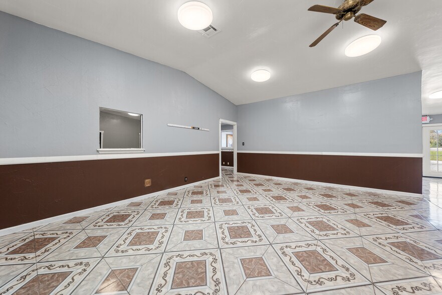 More Photos Of 3715 Bellmead Dr, Bellmead Office For Sale