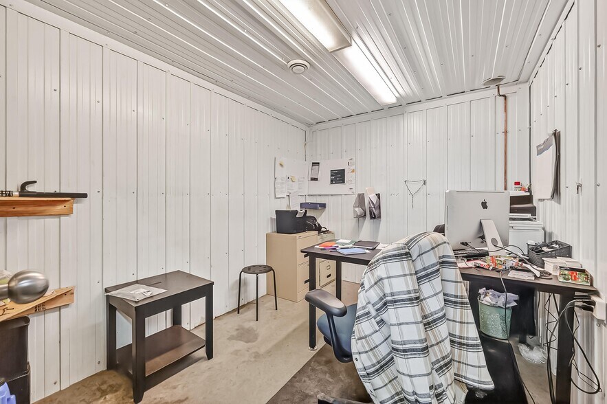 More Photos Of 3835 Mcbean St, Richmond Auto Repair For Sale