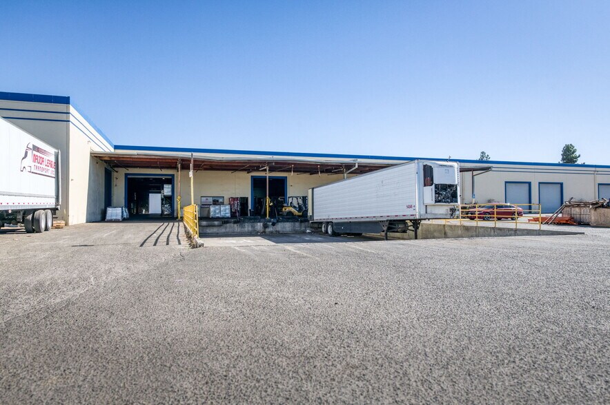 More Photos Of 5333 N Cornelia Ave, Fresno Warehouse For Sale