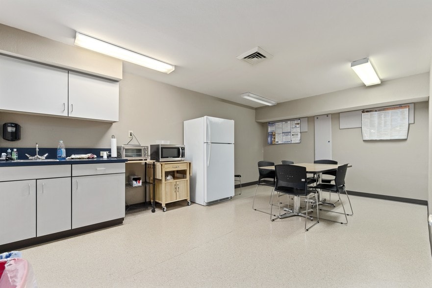 More Photos Of 2700 Airport Way, Boise Medical For Sale