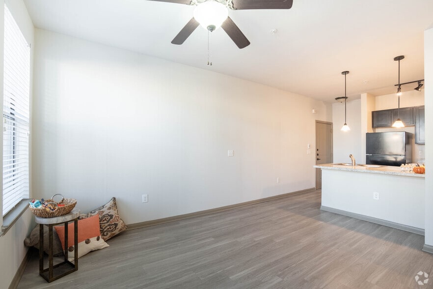 More Photos Of 5751 Greenhouse Rd, Katy Apartments For Lease