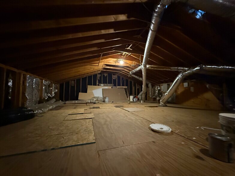 More Photos Of 294 S Lowry St, Smyrna General Retail For Sale