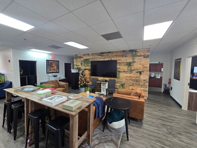 More Photos Of 2450 Maitland Center Pky, Maitland Office For Sale