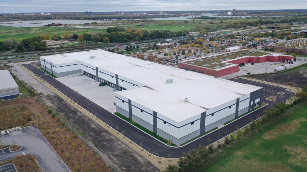 More Photos Of 10700 S Woodlawn Avenue, Chicago Distribution For Lease