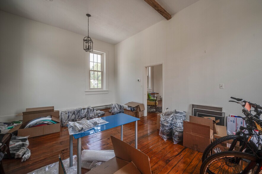 More Photos Of 1901 Monkton Rd, Monkton Storefront Retail Office For Sale