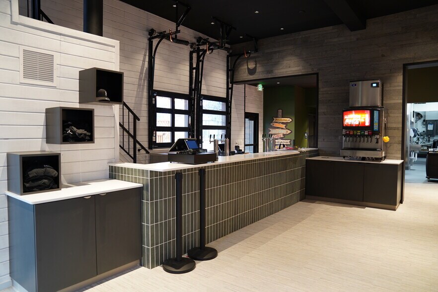 More Photos Of 120 S 1st Ave, Sandpoint Restaurant For Lease