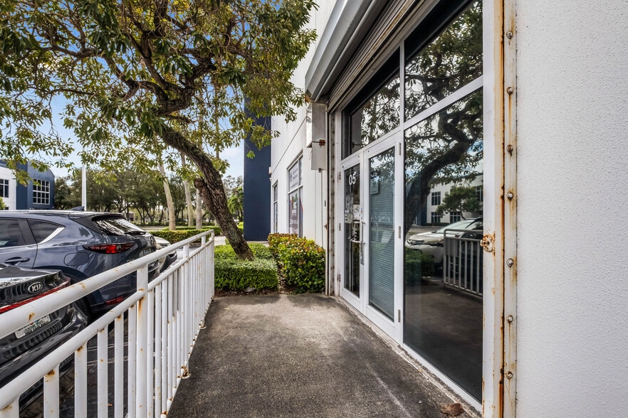 More Photos Of 7620 NW 25th St, Miami Distribution For Sale