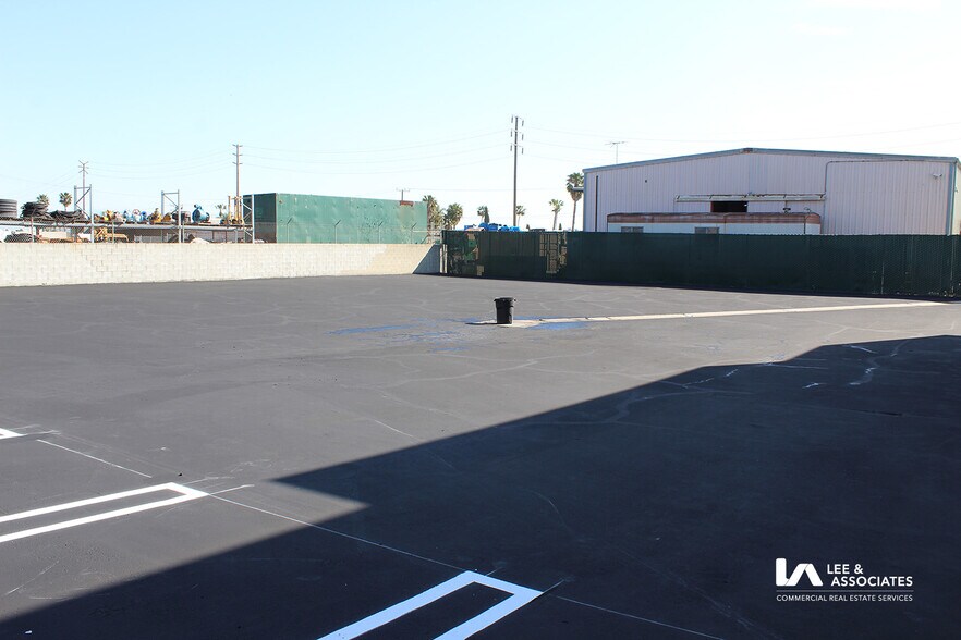 More Photos Of 1811 E 28th St, Signal Hill Warehouse For Lease