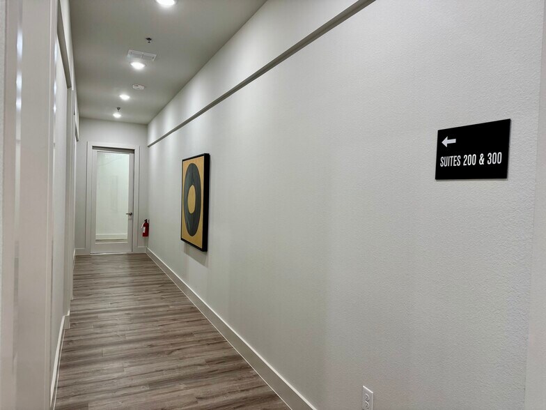 More Photos Of 3411 Cross Timbers Rd, Flower Mound Office For Lease