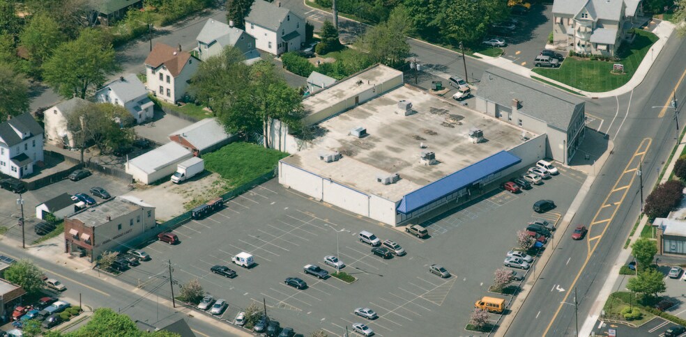Primary Photo Of 60 Franklin Tpke, Waldwick Drugstore For Lease