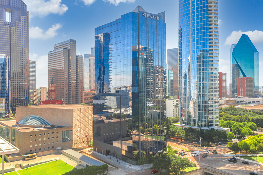 Primary Photo Of 1900 N Pearl St, Dallas Office For Lease