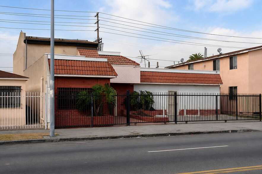 Primary Photo Of 9511 S San Pedro St, Los Angeles Office Residential For Sale