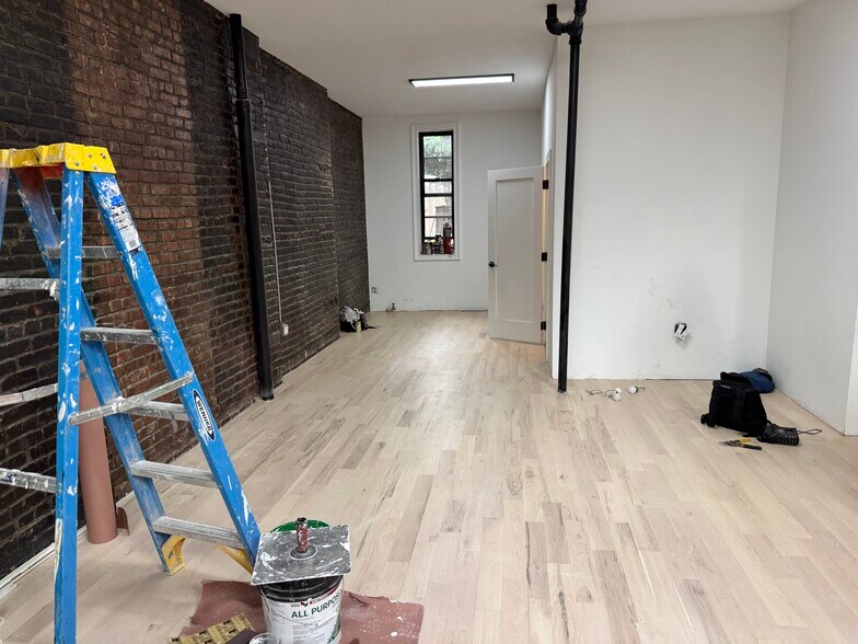 More Photos Of 54 Maujer St, Brooklyn Apartments For Lease
