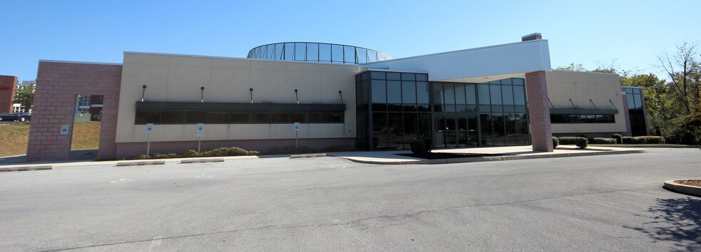 More Photos Of 8012 Bretz Dr, Harrisburg Medical For Lease