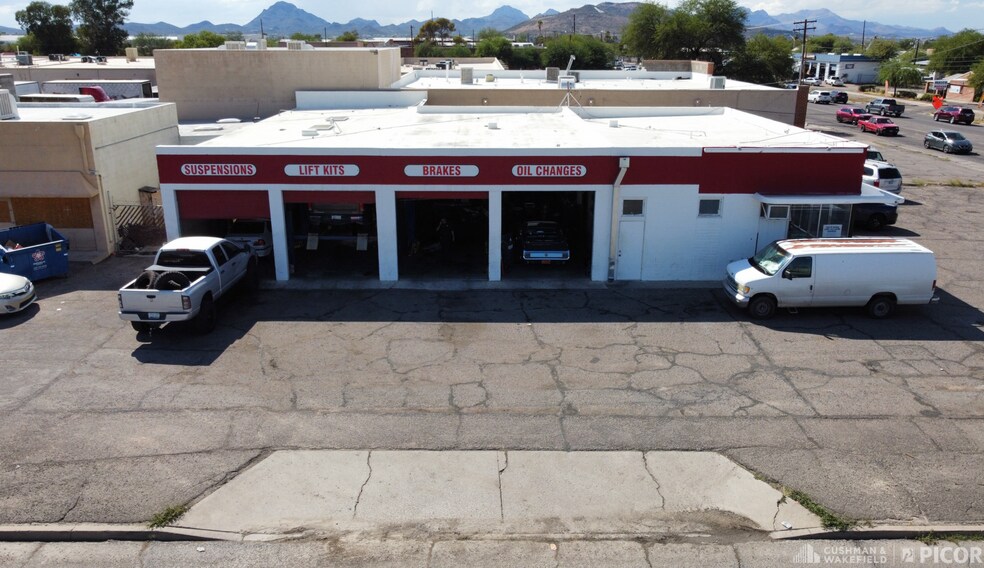More Photos Of 850 E 22nd St, Tucson Auto Repair For Lease