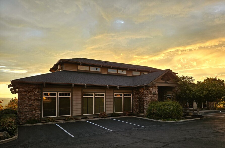 More Photos Of 4497 Brown Ridge Ter, Medford Office For Sale