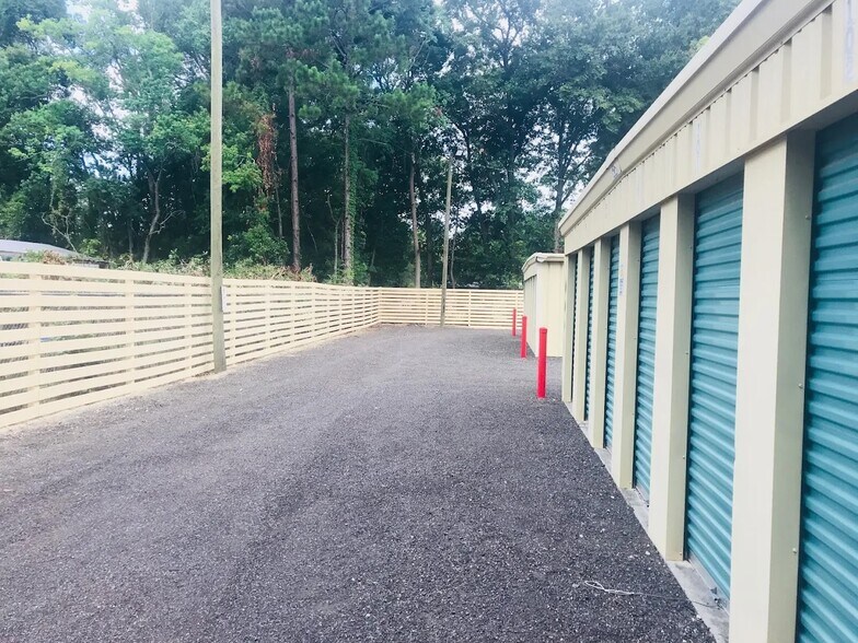 More Photos Of 1717 Frankford Ave, Panama City Self Storage For Sale