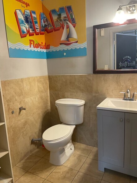 More Photos Of 3650 Coral Ridge Dr, Coral Springs Light Manufacturing For Sale